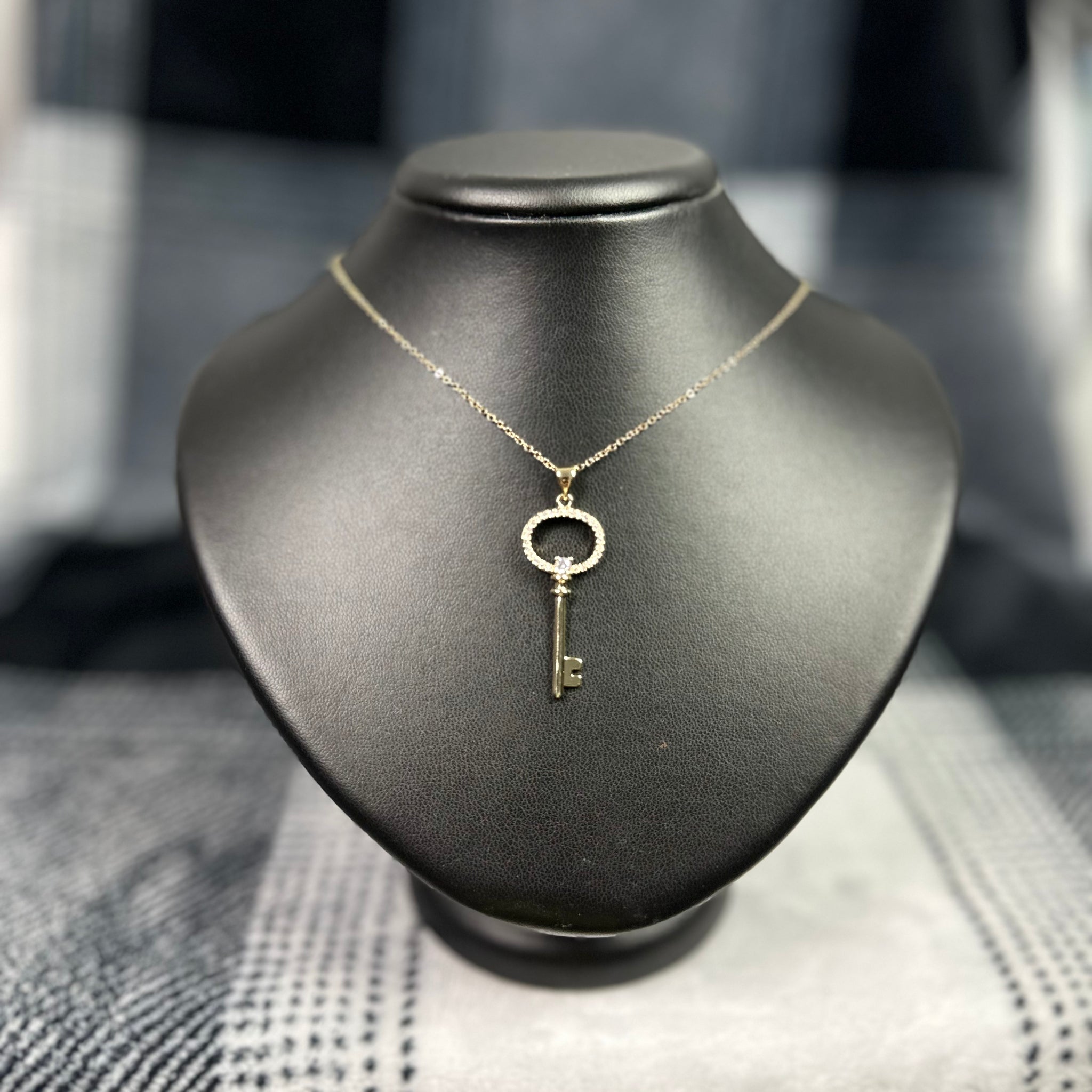 Luna Glow Necklace - Golden Key